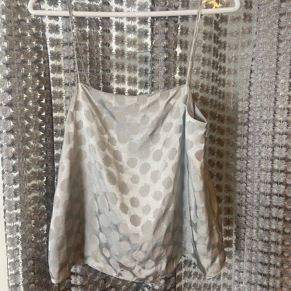 Theory “clean tank”; grey cloud brush dot